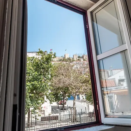 Beautiful House In Mouraria Apartment